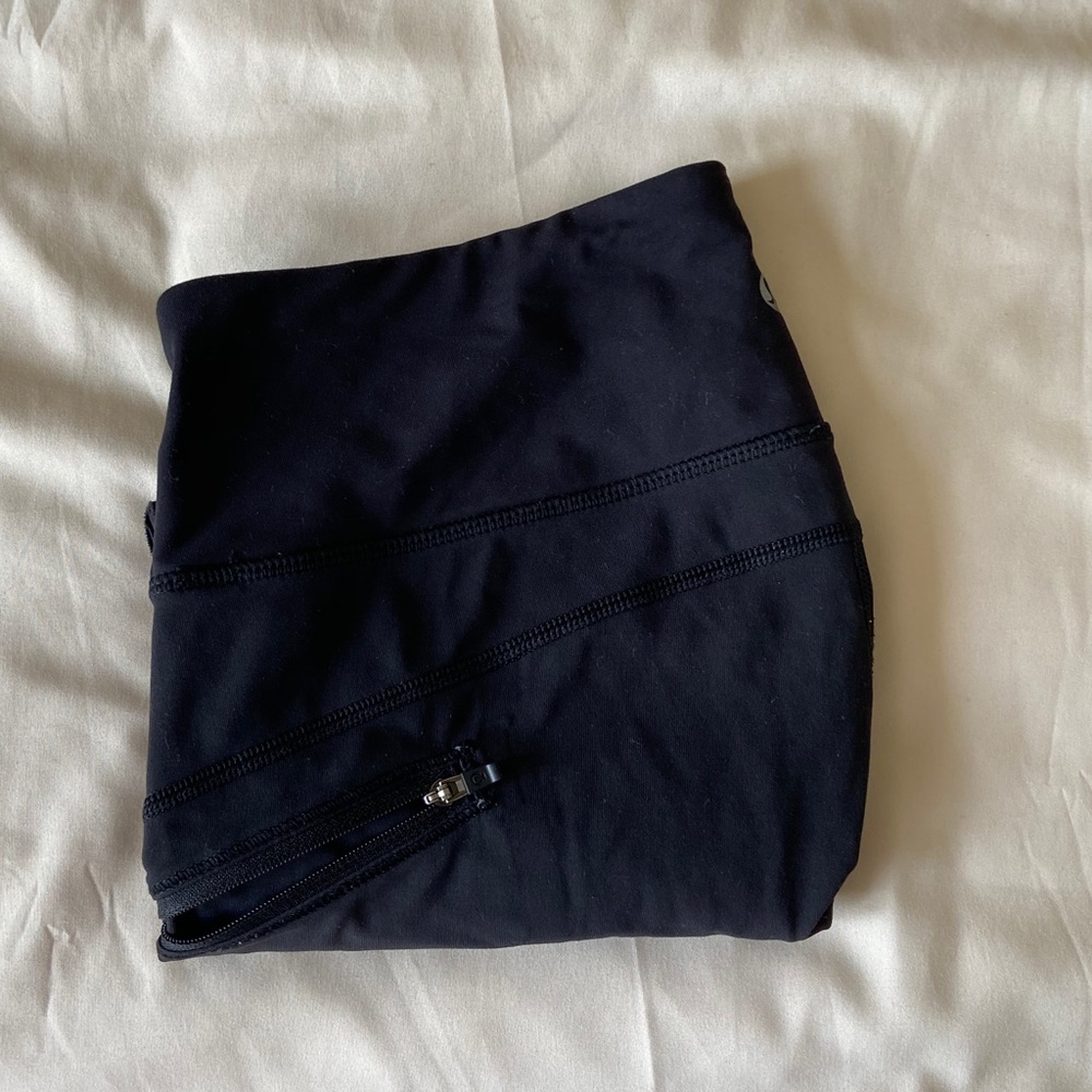 Lululemon Run Top Speed Crop Size 6 - image 1